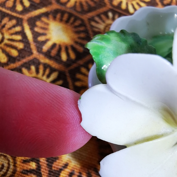 Vintage Radnor Bone China Hand Made White Gardenia Floral Arrangement Figurine - Picture 16 of 17